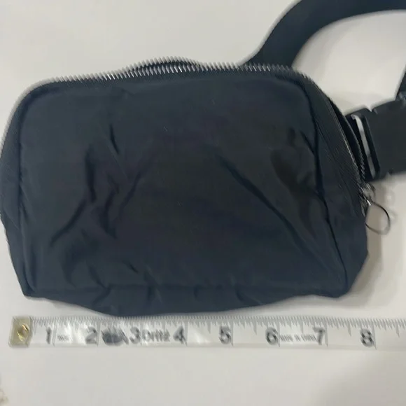 NWT Ododos Flawed Black Small Waist Bag - Picture 6 of 7